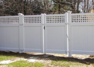 White vinyl gate with decorative lattice top installed in MetroWest Massachusetts